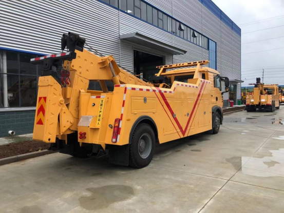 重汽豪沃拖吊聯(lián)體黃牌清障車